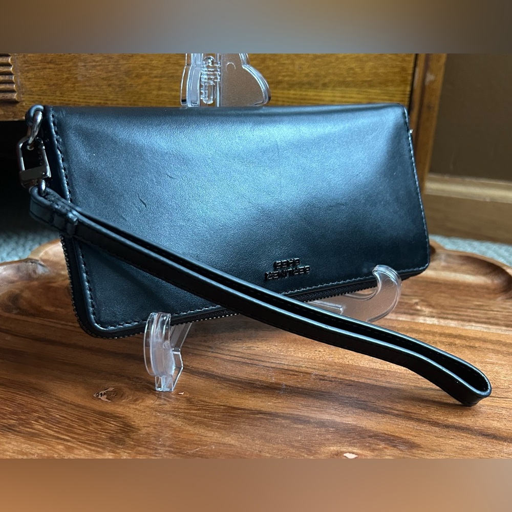 Berliner Bag Lyon Black Full-Grain Leather Women’s Wallet NWT RFID